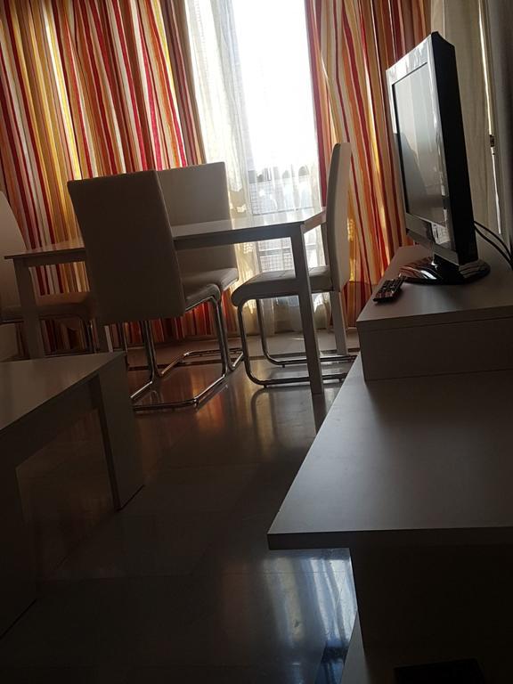 Apartamento Victoria Σεβίλλη Εξωτερικό φωτογραφία